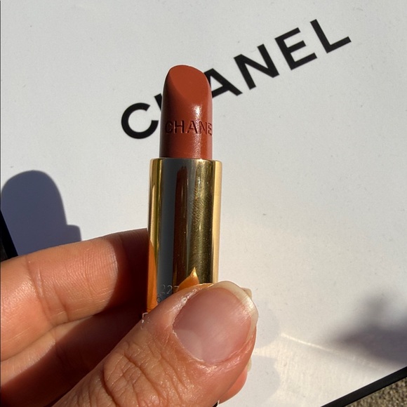 Chanel Rouge Allure Velvet Luminous Matte Lip Colour 227 Beige Rugissant new - Picture 3 of 4
